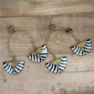 Handcrafted Black & White Tribal Fan Hoop Earrings - Unbranded